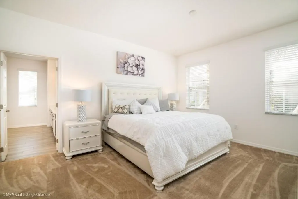 6121Bod 11 Bedroom 9 Bathrrom Davenport 0*,  USA