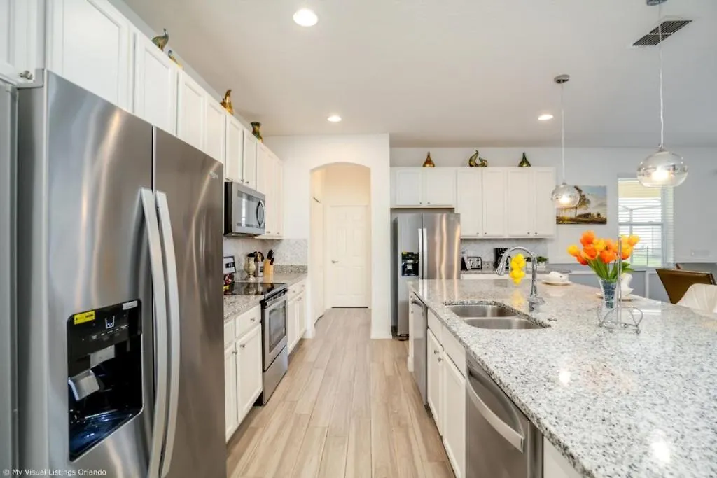 6121Bod 11 Bedroom 9 Bathrrom Davenport 0*,  USA