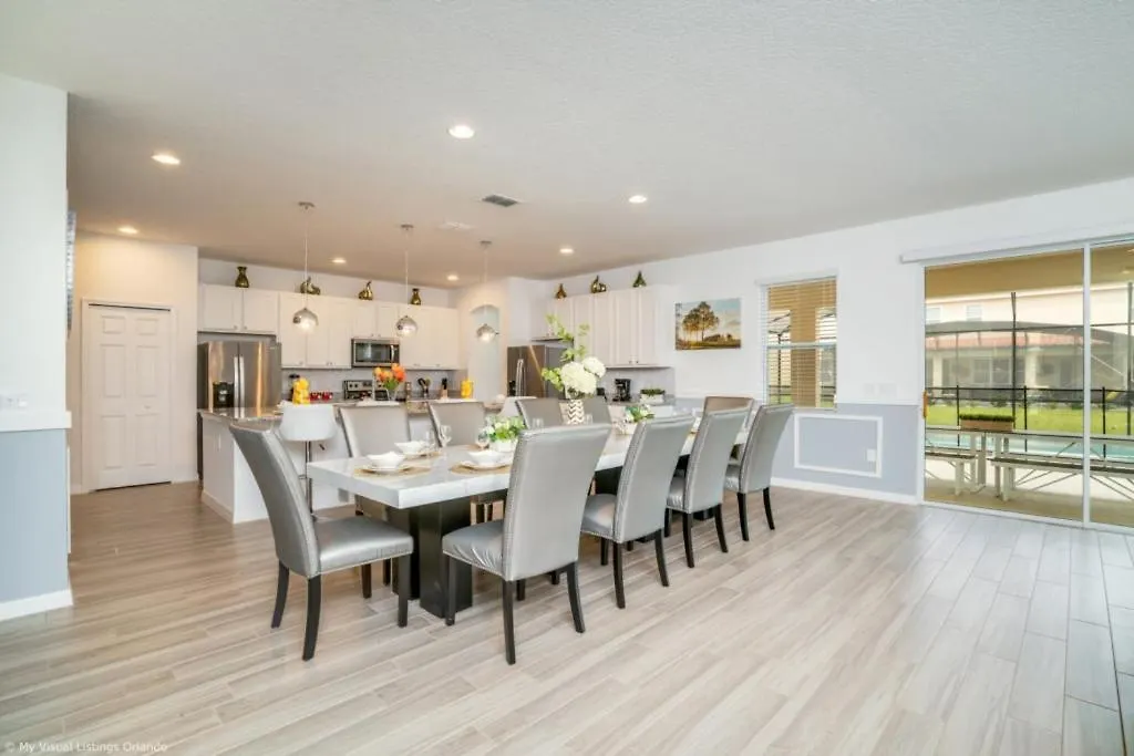 6121Bod 11 Bedroom 9 Bathrrom Davenport